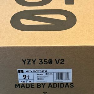 Yeezy 350 V2